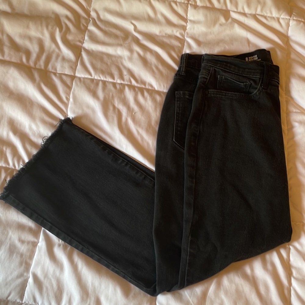 High- Rise kick crop jeans perfect for heights 5’3 and under size 6 black